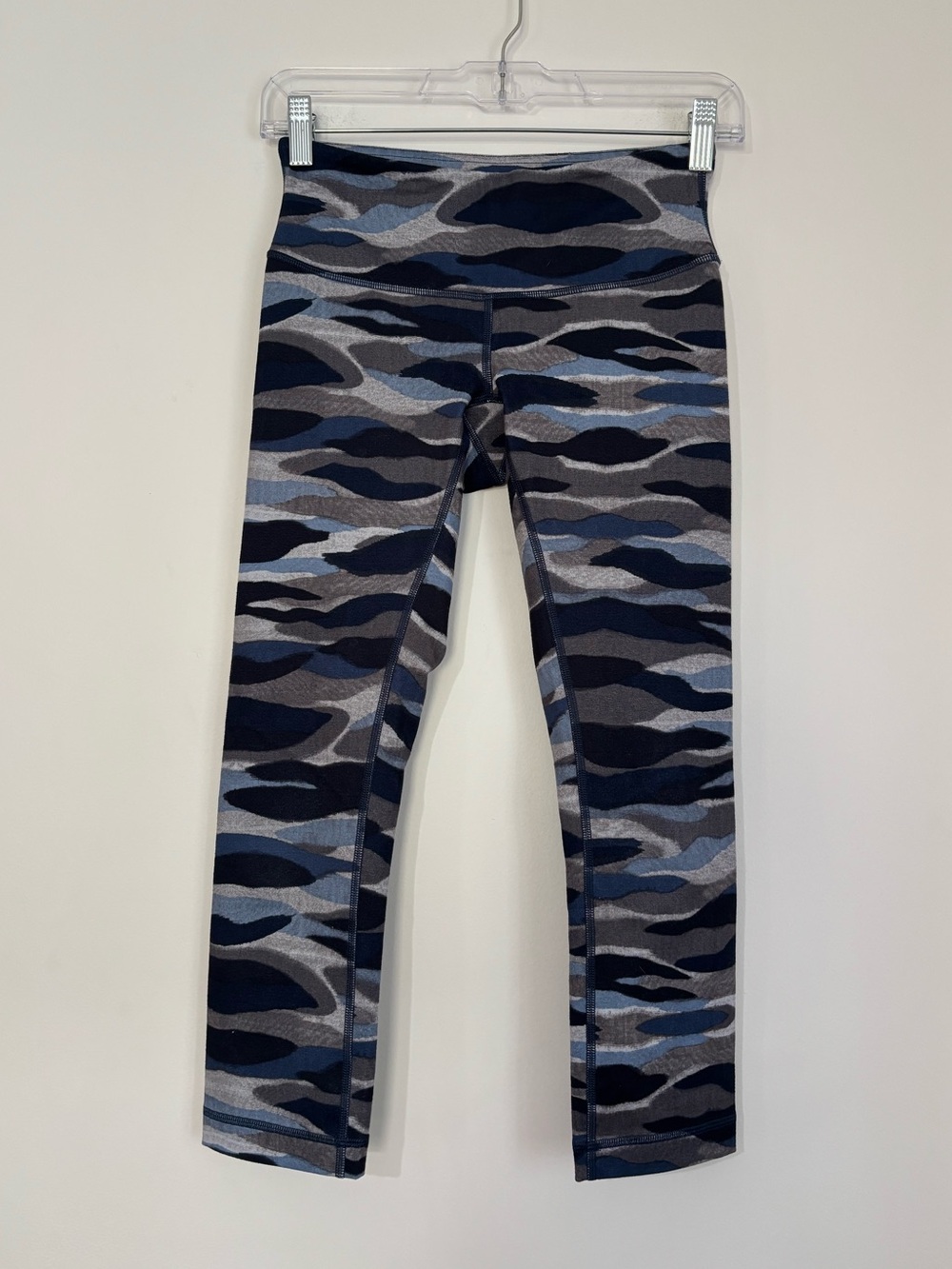 lululemon athletica Blue & Gray Camo Capri Leggings